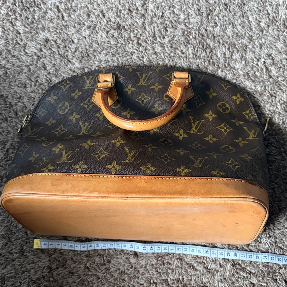 Louis Vuitton Alma PM Monogram Canvas Handbag – Made in France 2 - Picture 6 of 10